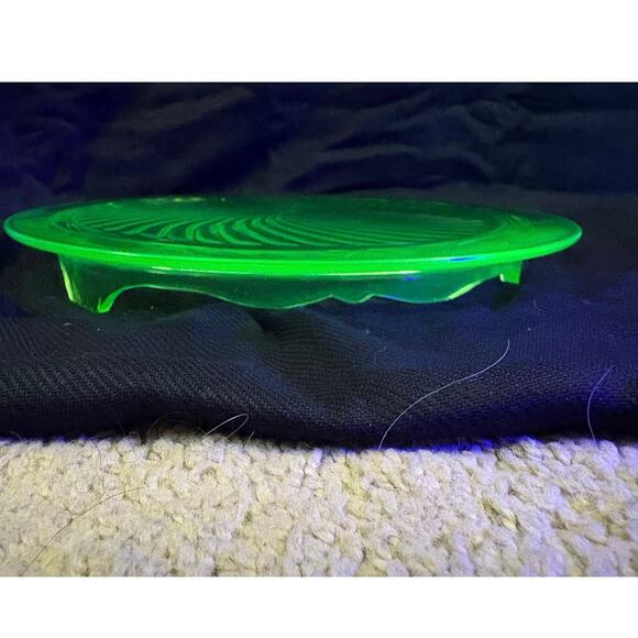 Vintage Anchor Hocking Spiral Green Uranium Glass Footed Cake Plate Stand 10" - Picture 3 of 10